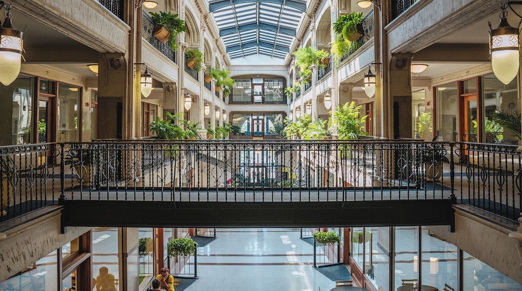 Grove Arcade