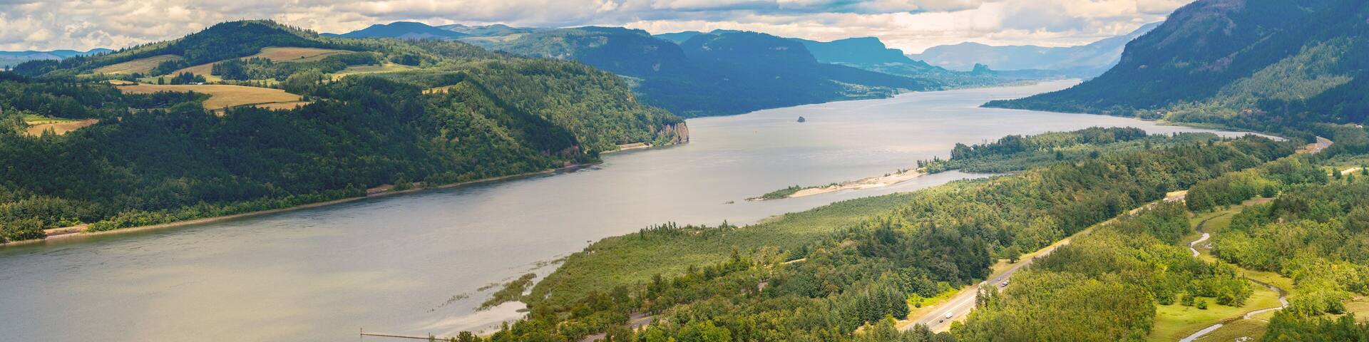 Overlook view of the Columbia River Gorge
