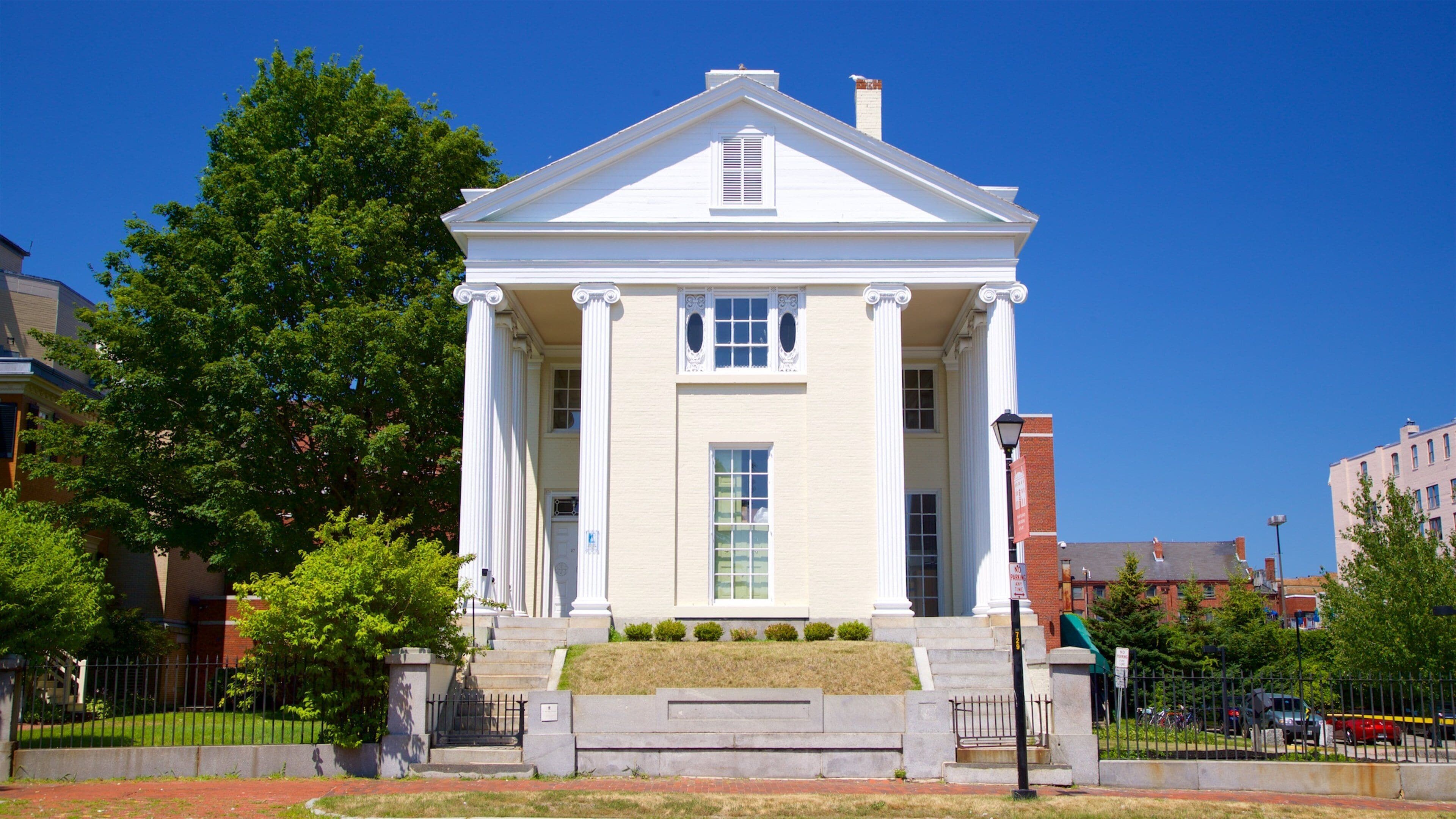 Charles Q. Clapp House featuring heritage architecture