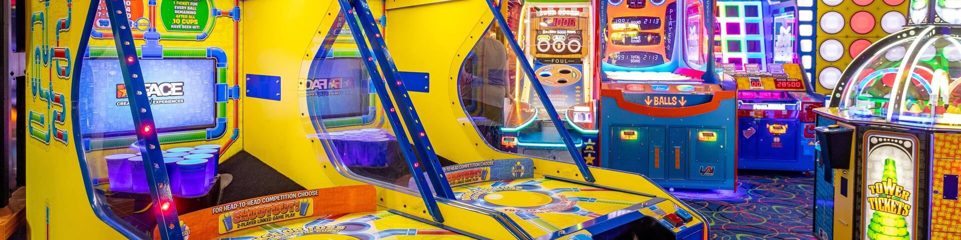 Arcade City showing interior views