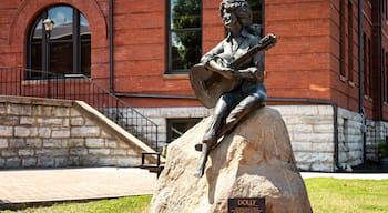 Dolly Parton Statue