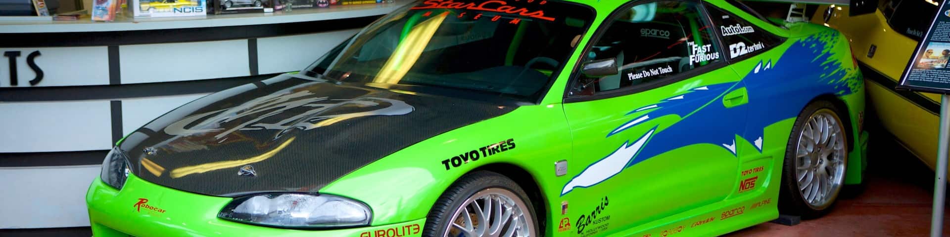 ハリウッド スター カーズ ミュージアム 表示 屋内の眺め