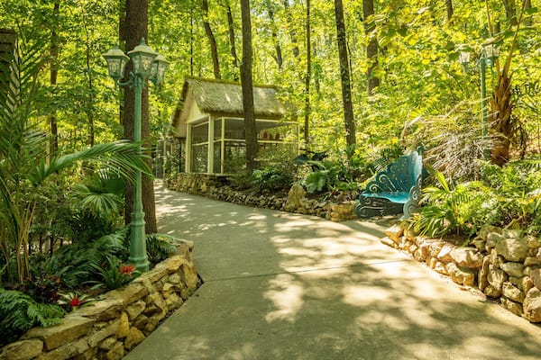 Parrot Mountain and Gardens