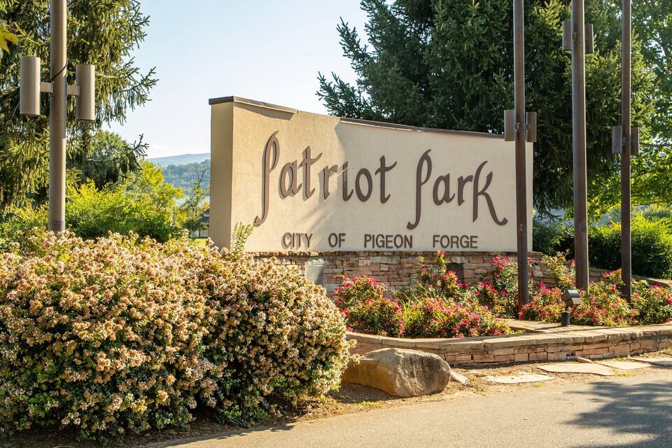A sign for Patriot Park in the City of Pigeon Forge.