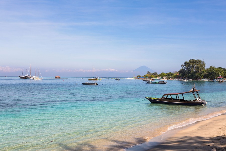 Gili Air is a tropical paradise off the coast of Lombok in Indonesia. This is one of 3 tiny islands, with Gili Meno and Gili Trawangan, that became one of the hotspot in Indonesia travelers scene as t