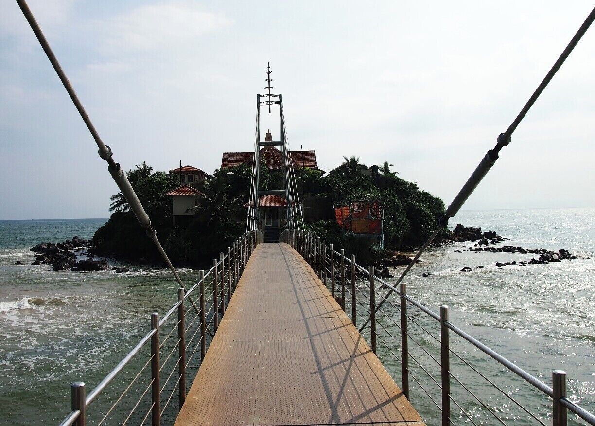 A small island situated in Matara. There is a temple in the Island.