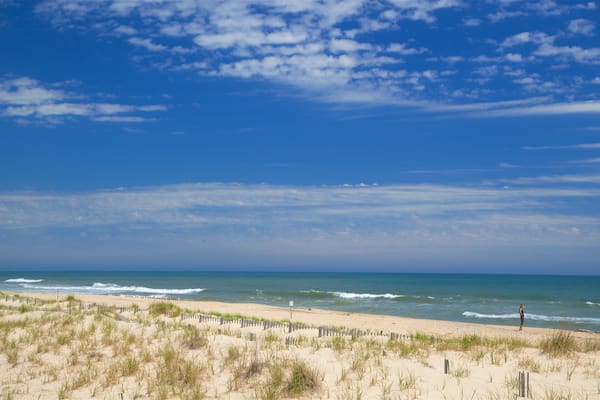 Cooper\'s Beach showing a sandy beach and general coastal views