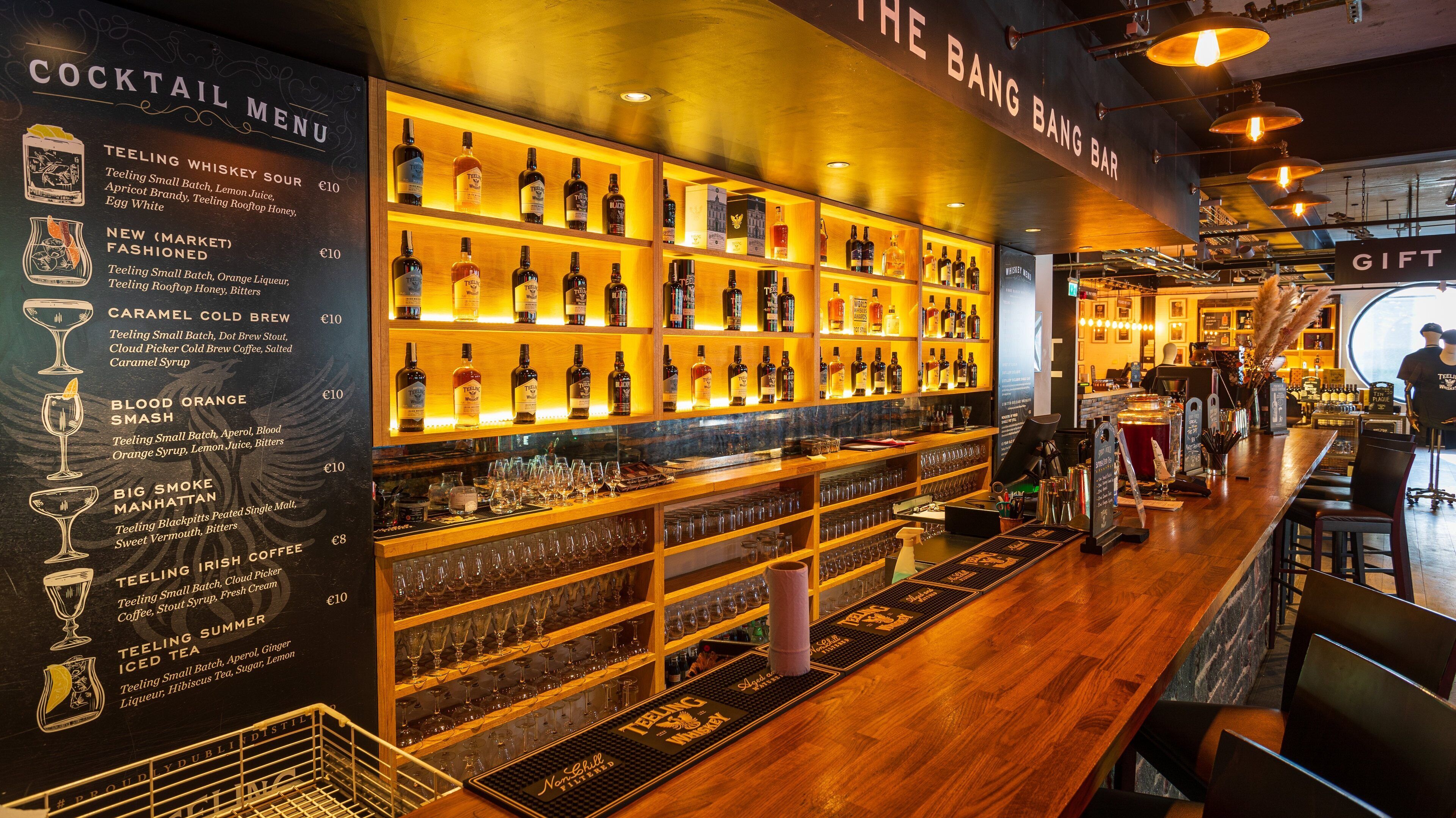 City Centre Dublin showing interior views and a bar