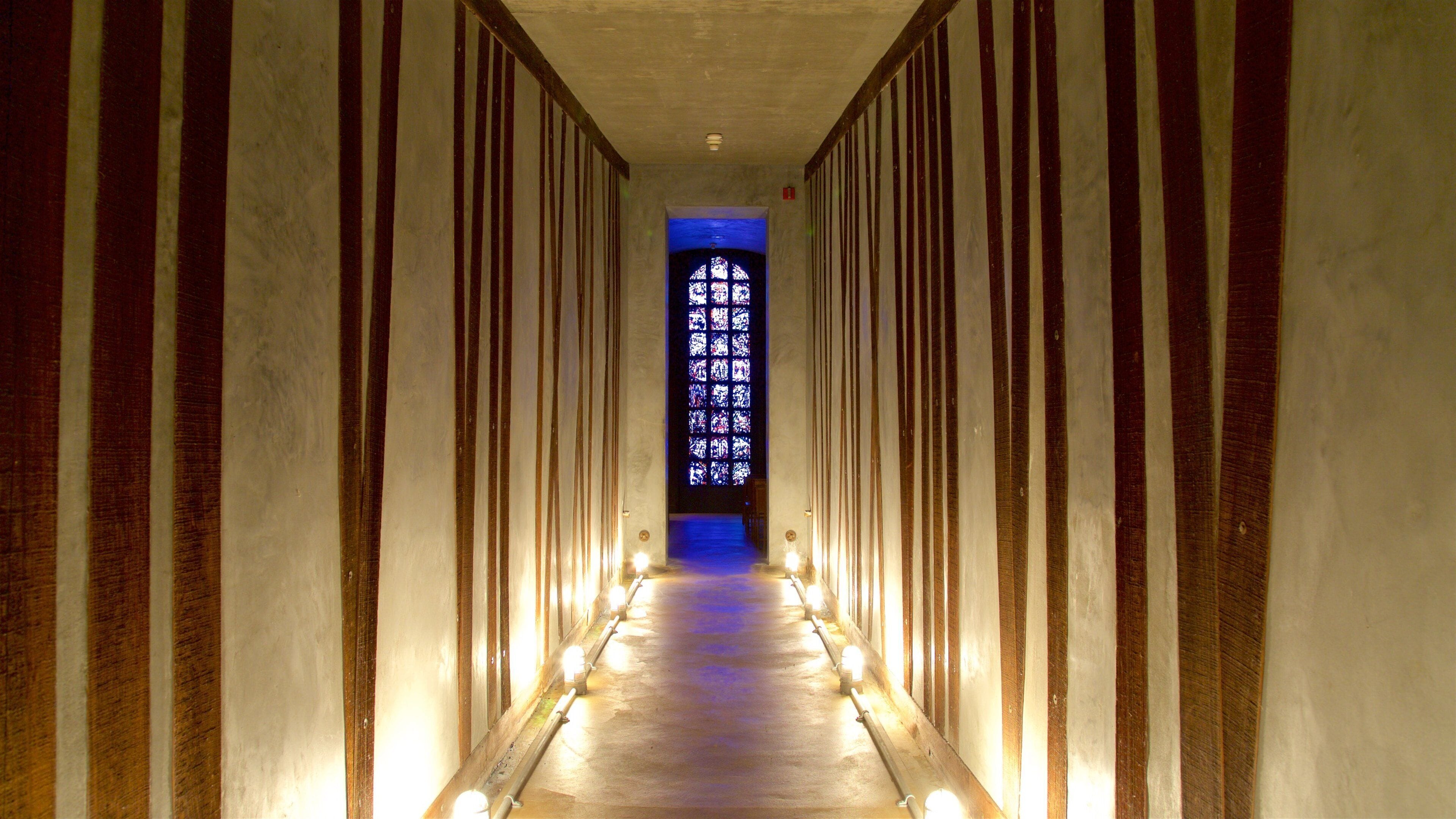 Di Rosa featuring sisäkuvat