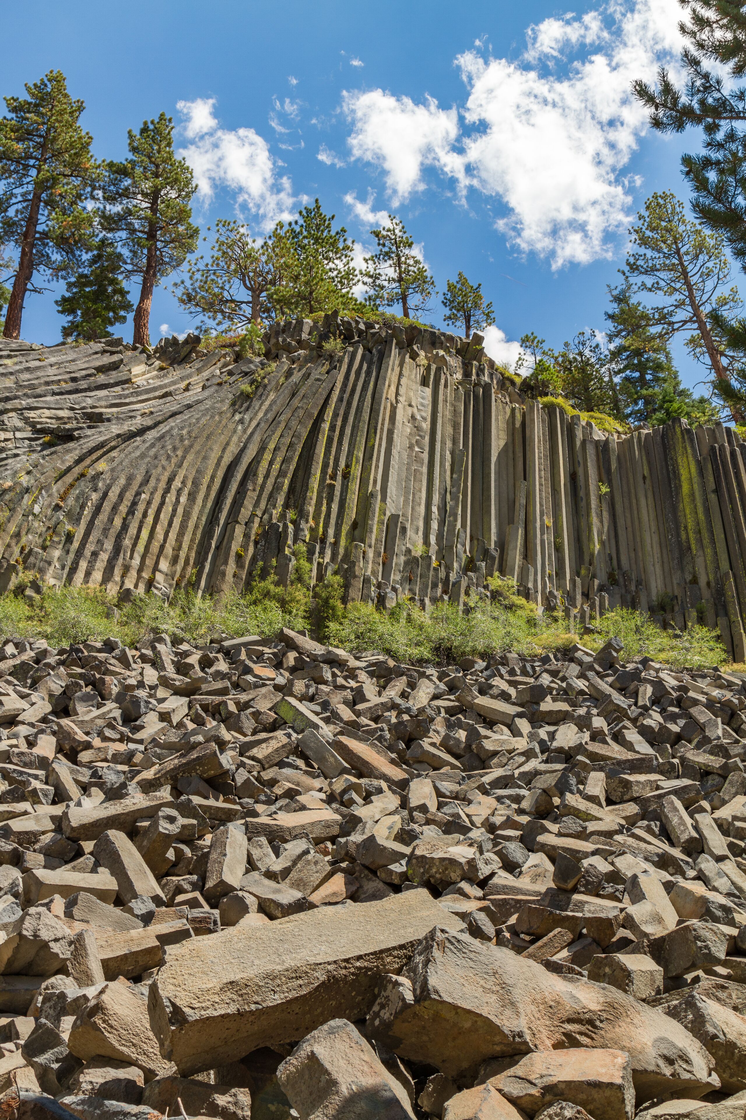 Devil’s Postpile National Monument, Columnar Basalt, Stone, Rocks Mammoth Lakes, California