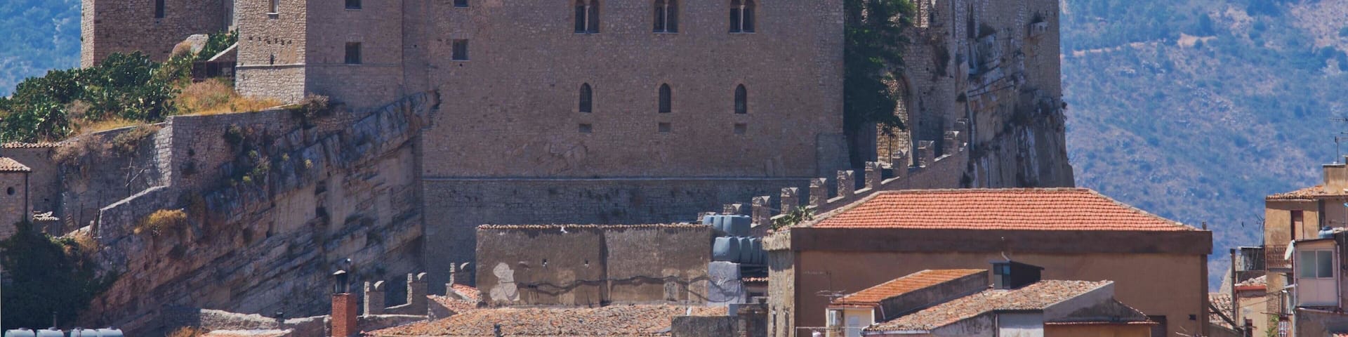 90012 Caccamo PA, Italy