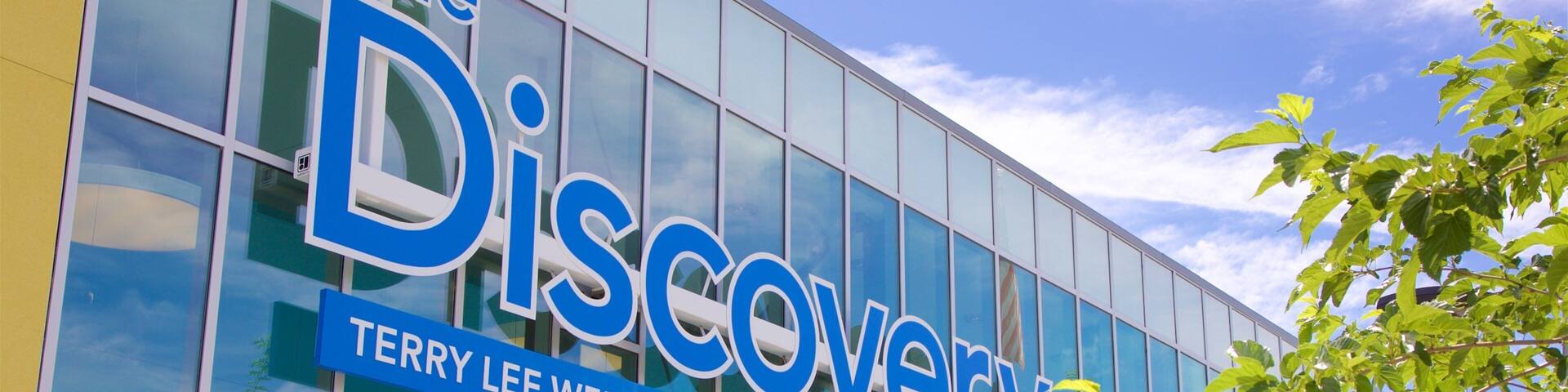 Terry Lee Wells Nevada Discovery Museum which includes signage