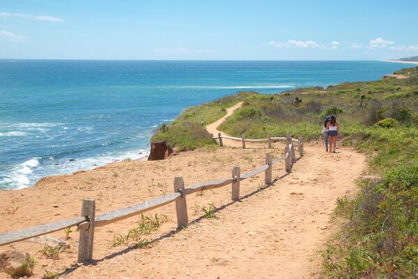 Shadmoor State Park som omfatter en strand og udsigt over kystområde såvel som et par