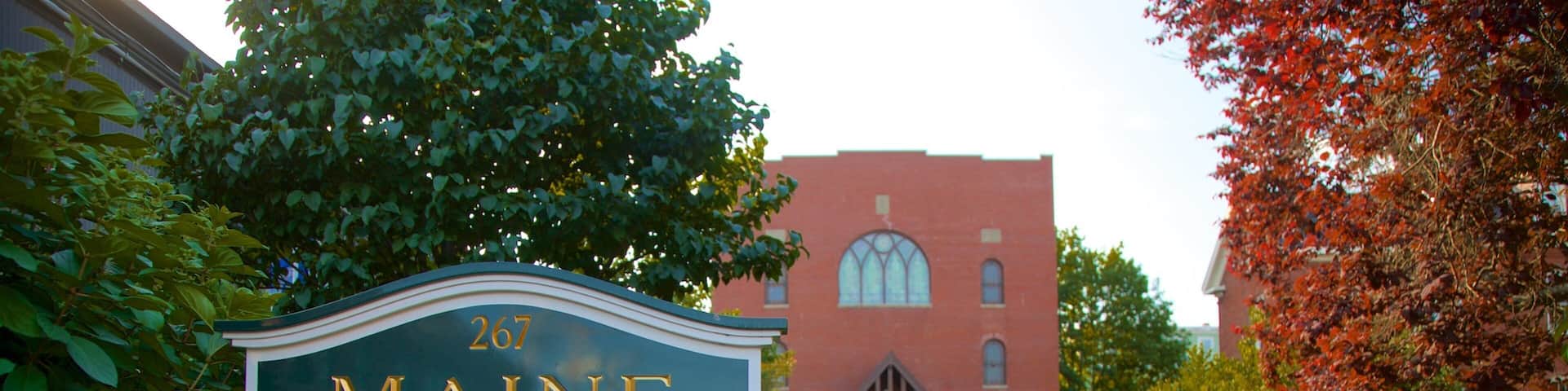 Musée hébraïque du Maine mettant en vedette signalisation et jardin
