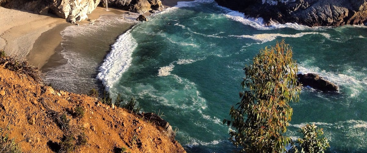 This pullout isn't marked, but it's right across from McWay Canyon in Julia Pfeiffer Burns State Park #goldenhour #waterlust