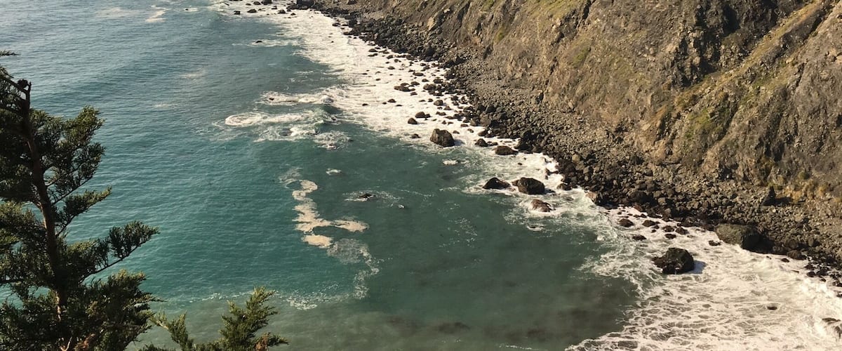 View of Big Sur coast near south turnaround point at Ragged Point. Pacific Coast Highway is closed from here to north of Bixby Bridge due to four different mud slide, road closure spots.
#california
#outdoors
(April 2017)
