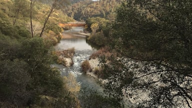 Such a beautiful bridge, dating back to late 1800s. South Yuba River State Park, CA #Hiking #California #History #SierraFoothills #StateParks