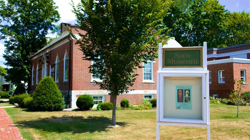 Saco Museum showing a small town or village and signage