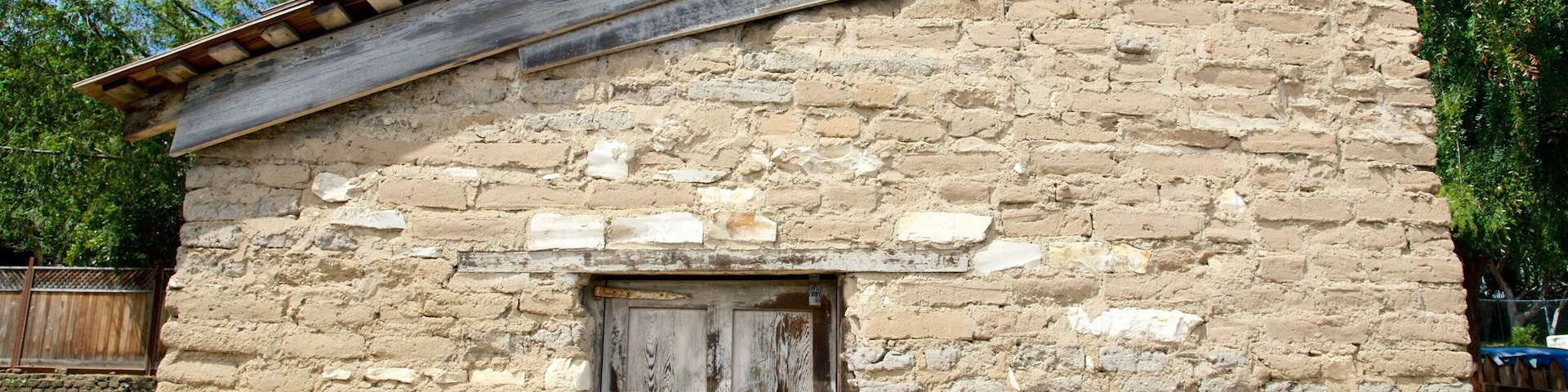 Monterey State Historic Park que inclui uma casa