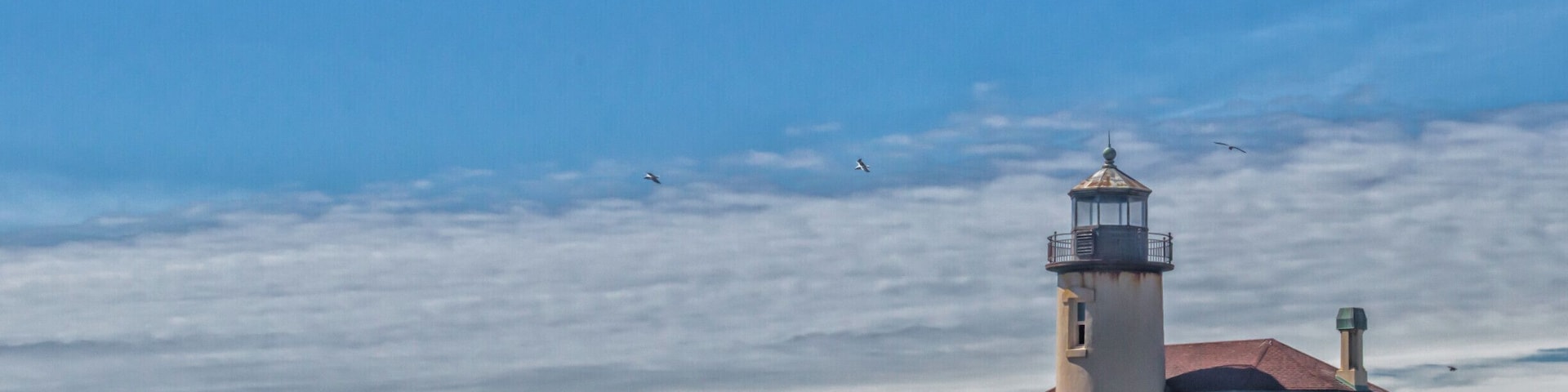 The Coquille River Light House in Bandon, Oregon was in operation from 1896 - 1939. It sat unused for years and fell into disrepair until 1976 when restorations were begun. It is now open for tours in Bullards Beach State Park. #bandon #oregon #bullardsbeach #lighthouse #lighthouses #coquilleriver #coquilleriverlighthouse #bandonlighthouse