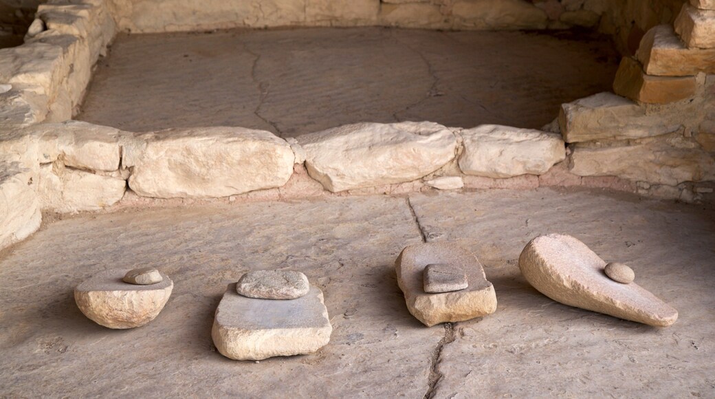 Balcony House showing tranquil scenes