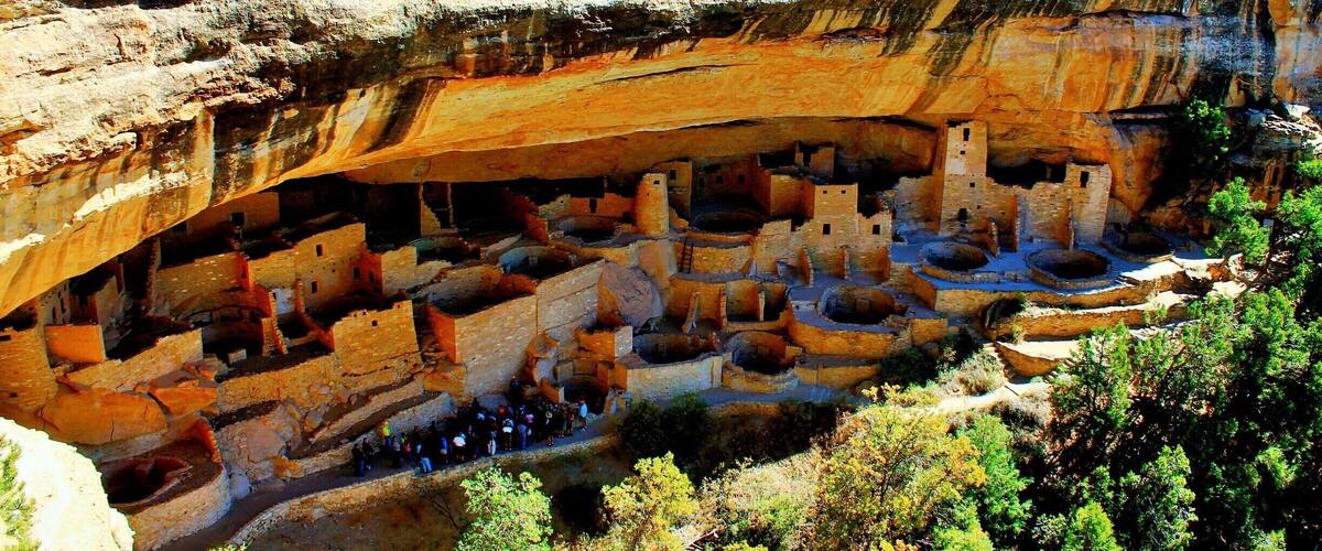 My bucket list is to visit all 59 of the US National Parks. So far, we've been lucky enough to explore over 30. Here's one of them.
Mesa Verde National Park is the only cultural #nationalpark of the 59 "set aside to preserve the work of man." Beyond cliff dwellings, there are beautiful canyons and it's not too far away from Four Corners National Monument where Arizona, New Mexico, Utah and Colorado meet making for a great.