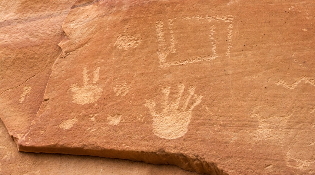 Petroglyph Point Trail