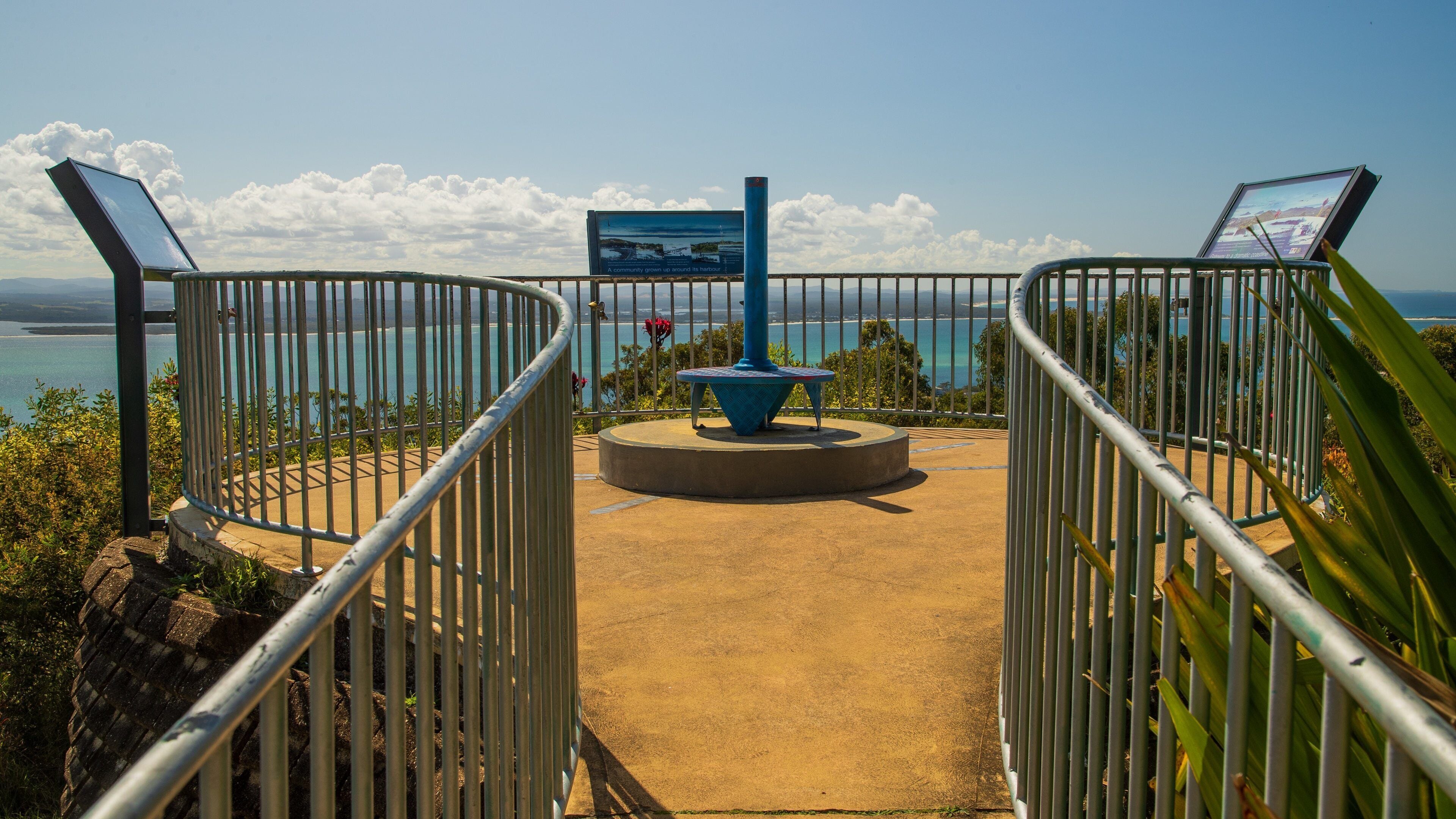 Gan Gan Hill Lookout featuring views and general coastal views