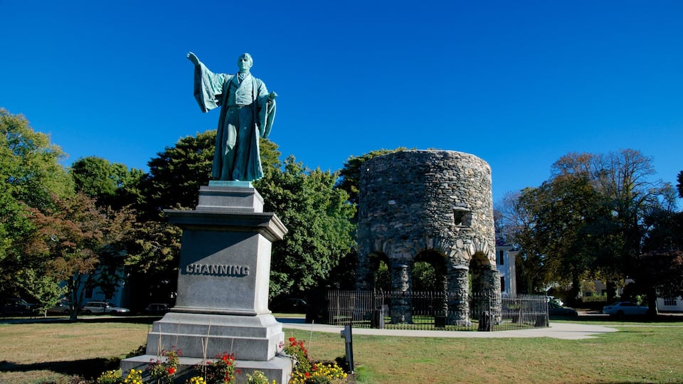 Touro Park featuring heritage elements and heritage architecture