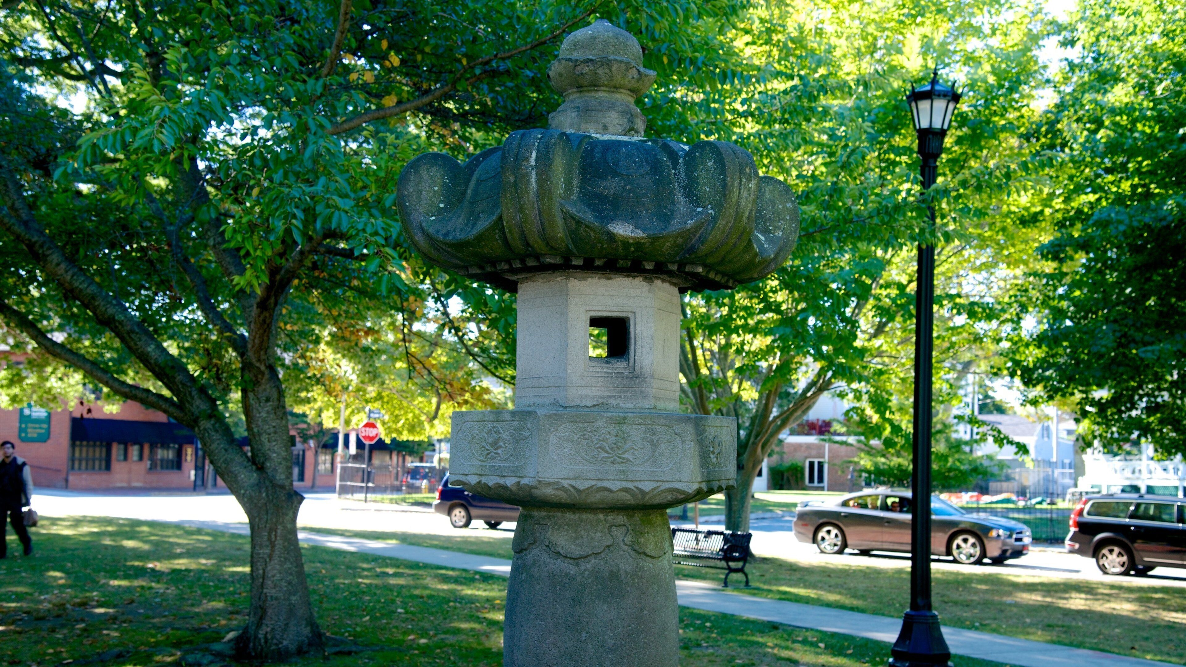 Touro Park featuring a monument