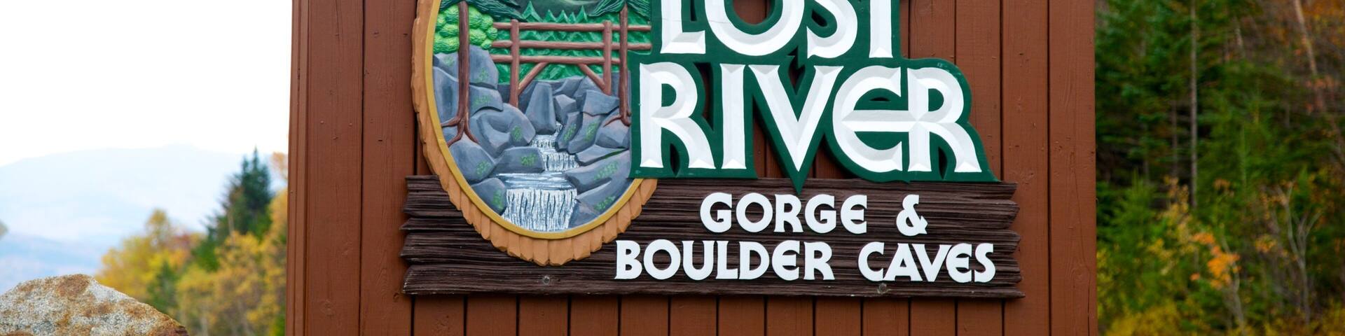 Lost River Gorge and Boulder Caves featuring signage