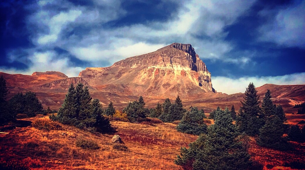 As the fall colors continue to show their brilliance the high country of Colorado slowly turns to a golden brown waiting for the first snows of winter. Uncompagre Peak 14,309’ is located just west of Lake City CO, it’s neighbor Wetterhorn Peak 14,015’ make and epic fall trip. It’s possible to drive 4wd to both trailheads and cut across country between the peaks for an epic day in the high country. Be aware that Wetterhorn has severe exposure and it’s required that you have some climbing ability to reach the summit.
