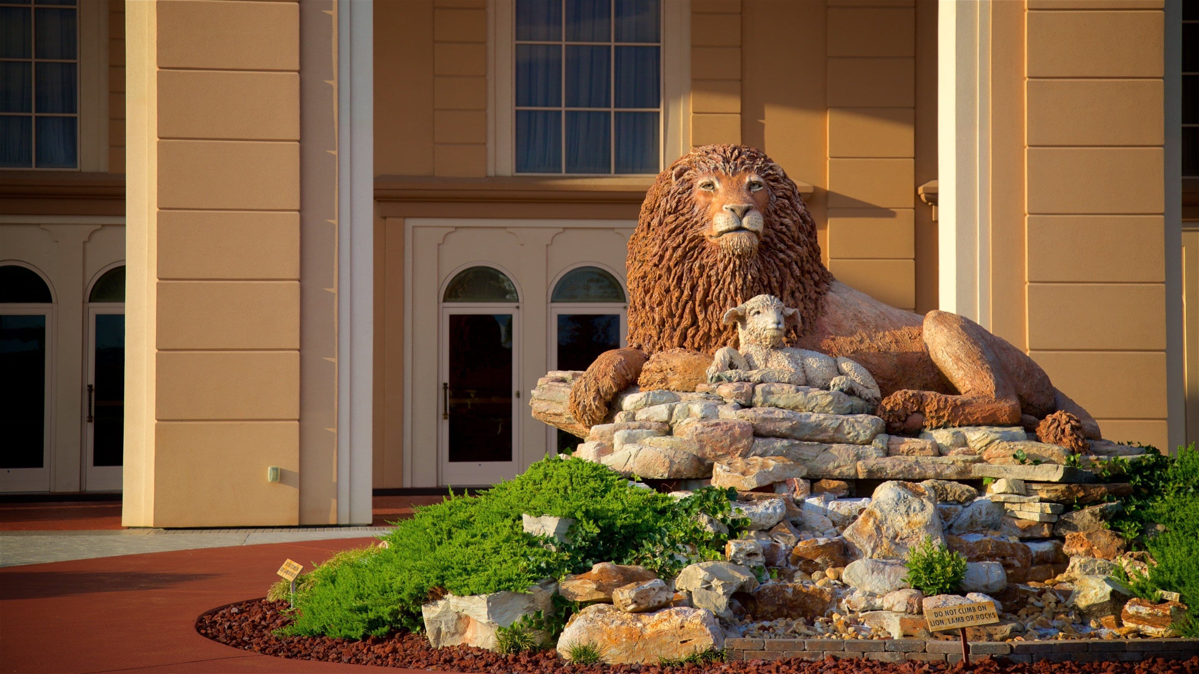 Sight and Sound Theatre og byder på udendørs kunst