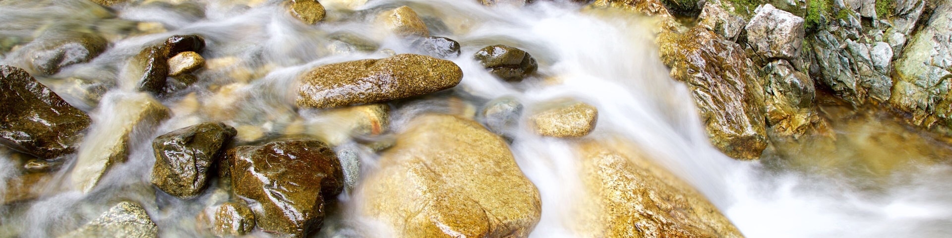 Zapata Falls showing a river or creek