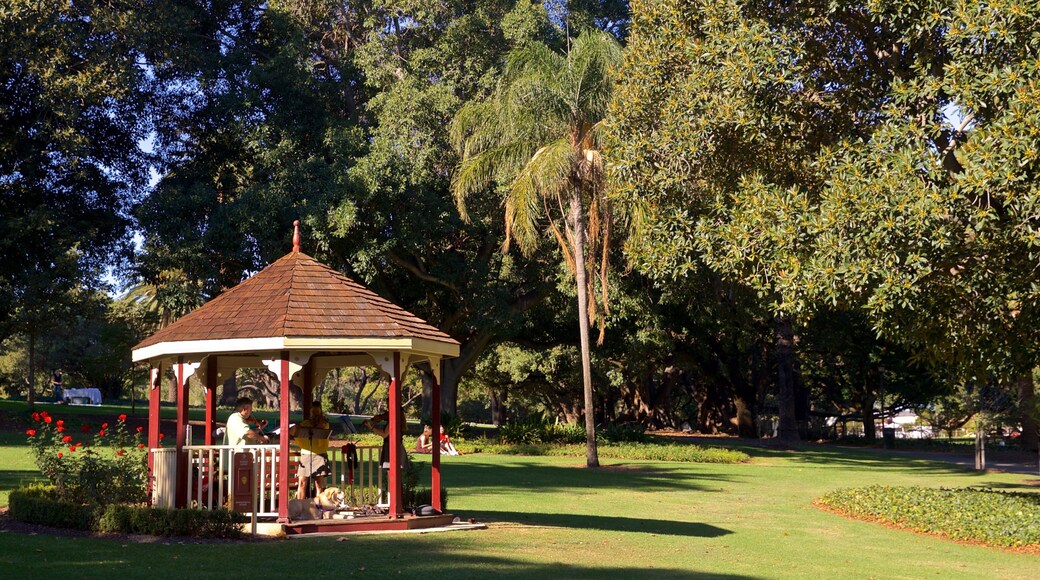 Hyde Park which includes a park