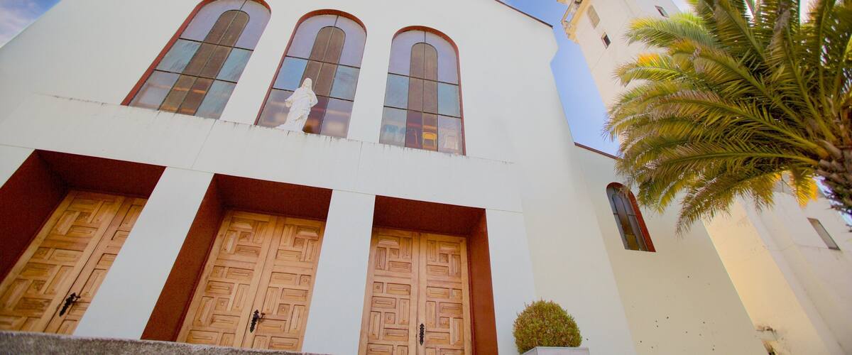 Catedral de Villarrica presenterar en kyrka eller katedral