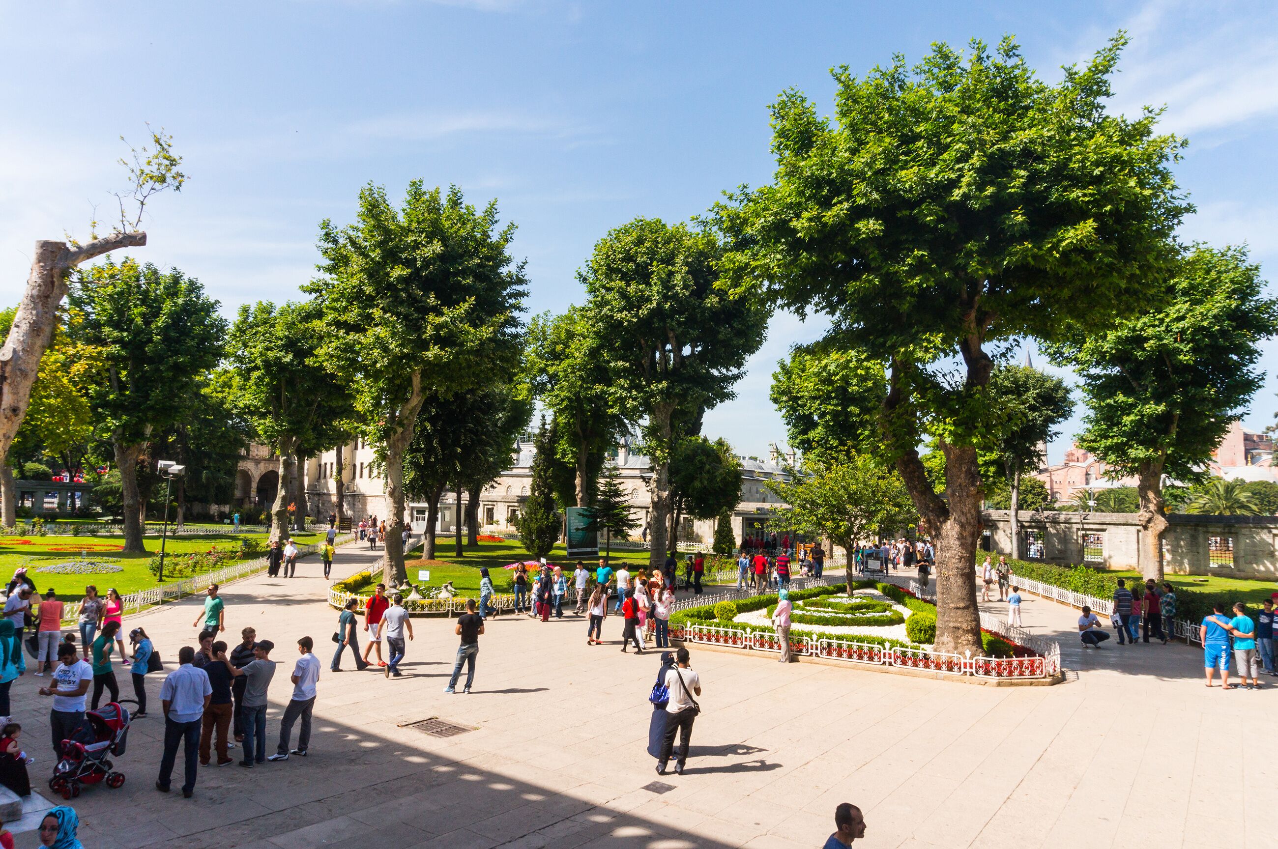 Crowded Sultanahmet square