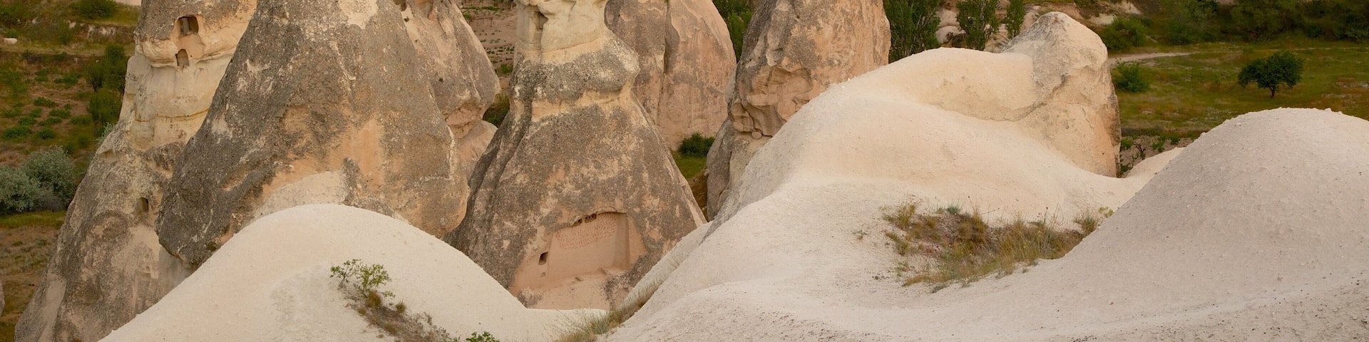 Pigeon Valley featuring mountains