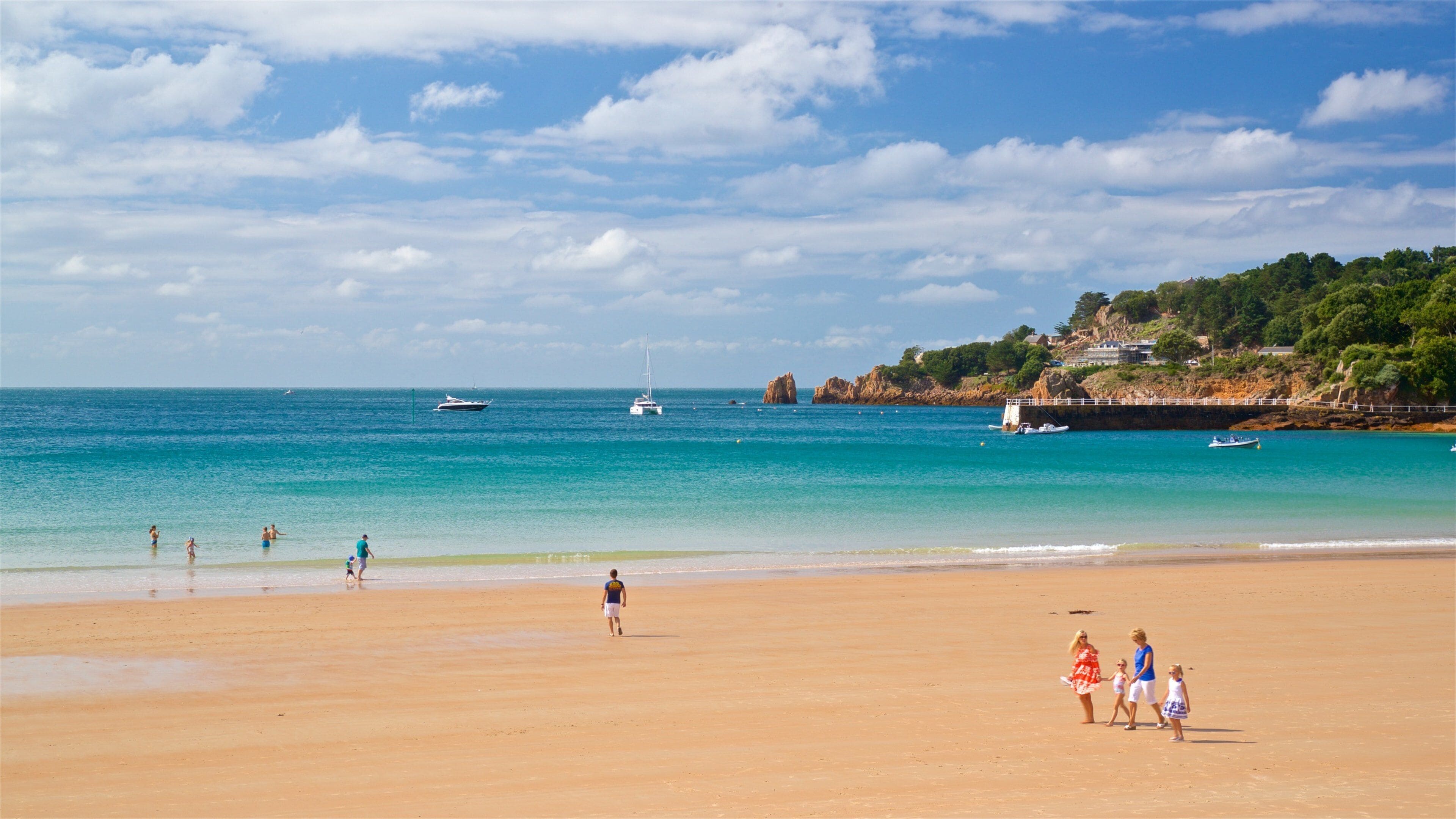 St Brelade\'s Bay Beach showing landscape views, general coastal views and a sandy beach