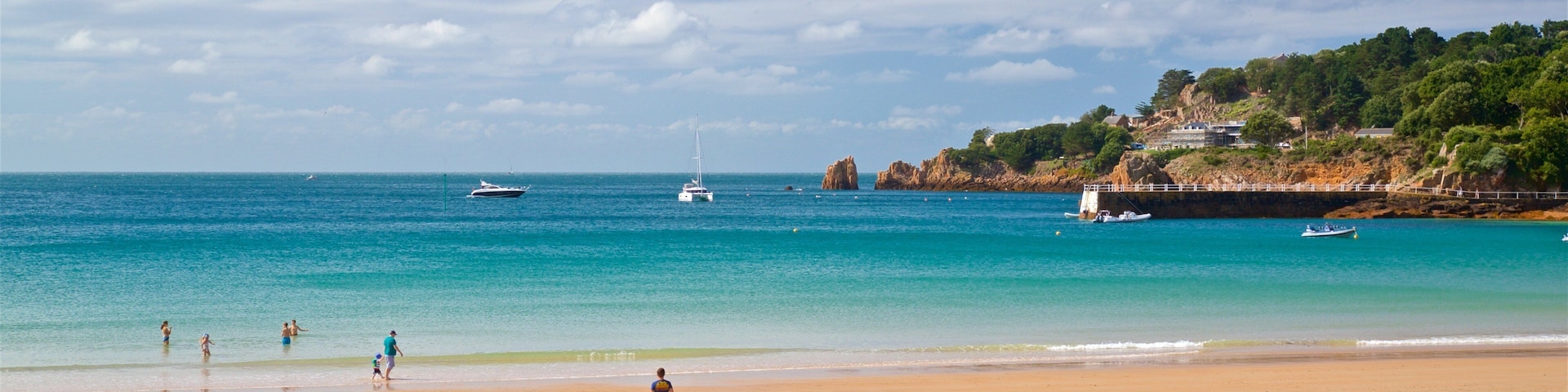 St Brelade\'s Bay Beach showing landscape views, general coastal views and a sandy beach