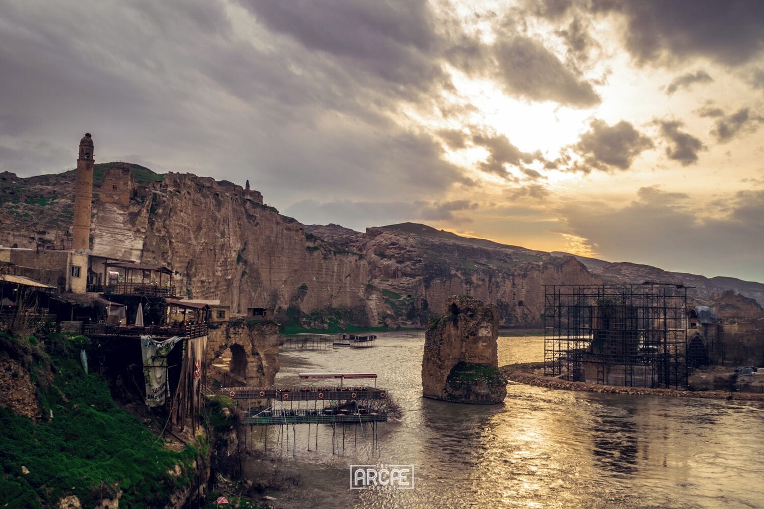 Deep inside Turkey’s far east, and part of the awesomely-named province of Batman, there’s an ancient little town with almost 4,000 years of history and a pretty grim future.

Don't miss the latest post on my blog and get to know Hasankeyf before it's too late: http://bit.ly/22Hm1q5