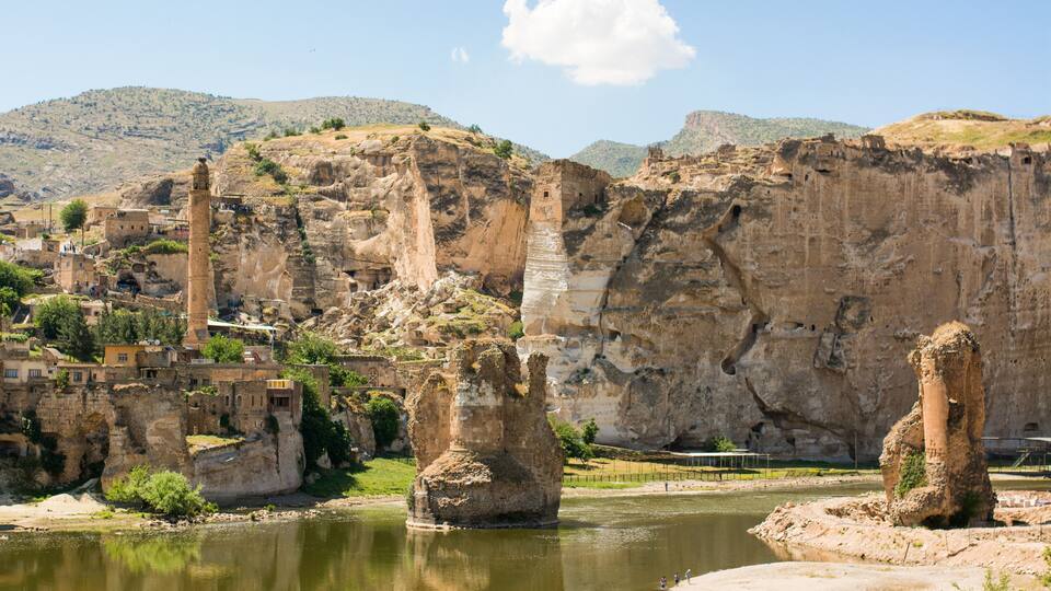 Hasankeyf is an ancient town and district located along the Tigris River in the Batman Province in southeastern Turkey.
