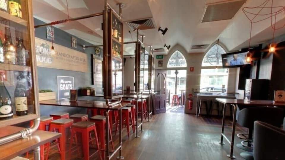 A venue perfect for after work drinks, catching up with friends and casual gatherings.
A must for beer lovers: http://beerdeluxe.com.au/hawthorn/menu/