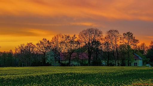 Gründonnerstagabend am Gut Roggenstein in Eichenau, Oberbayern.