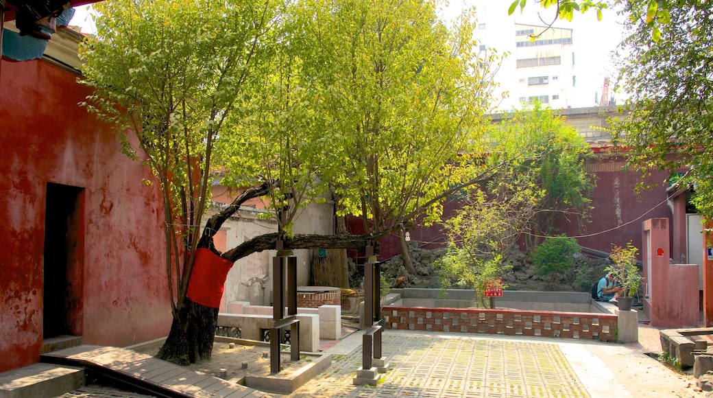Ji Dian Wu Miao which includes a temple or place of worship