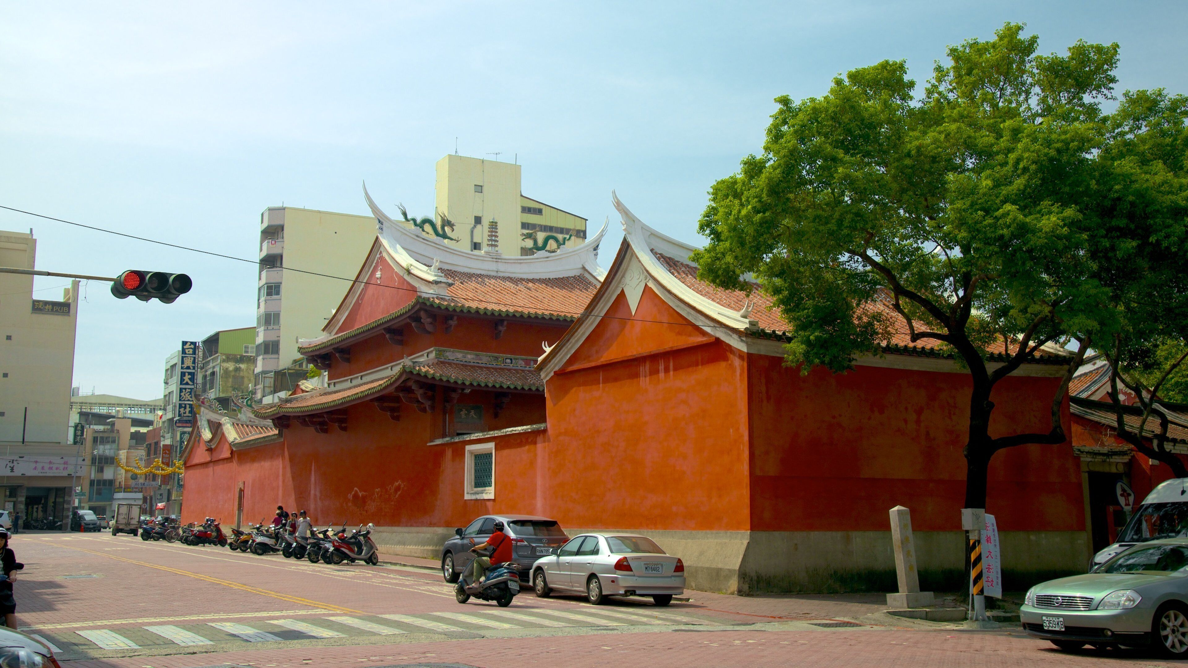 Ji Dian Wu Miao que incluye una ciudad