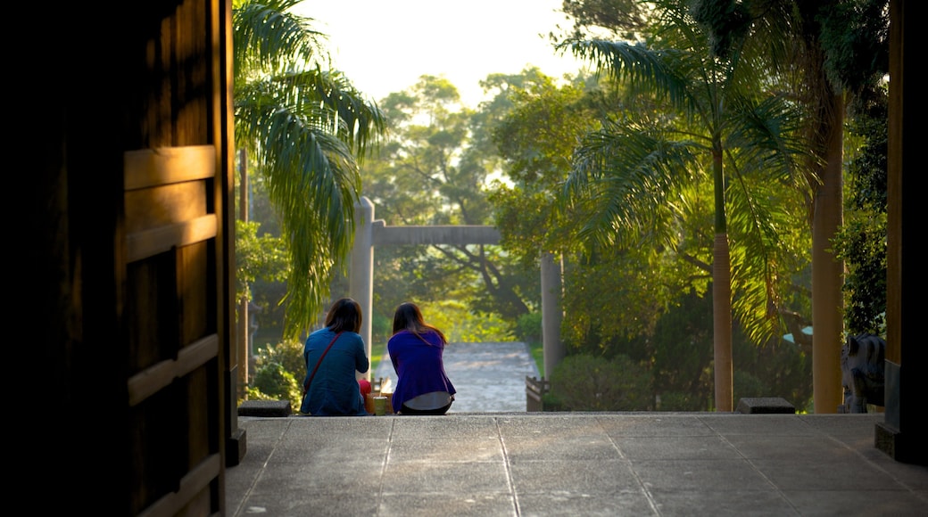 Taoyuan Shrine as well as a couple