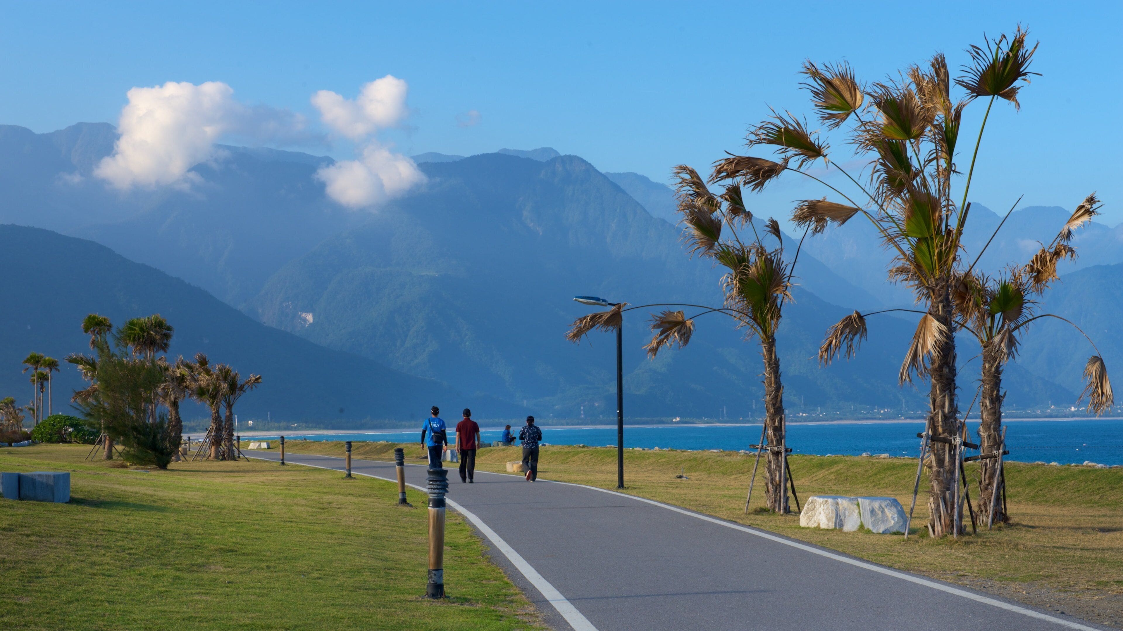 Chishingtan Beach which includes mountains, general coastal views and a park
