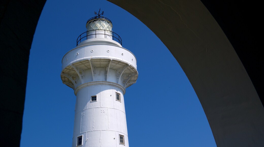 Faro de Eluanbi ofreciendo un faro