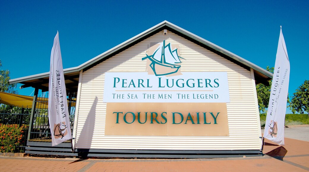 Pearl Luggers Museum featuring a house and signage